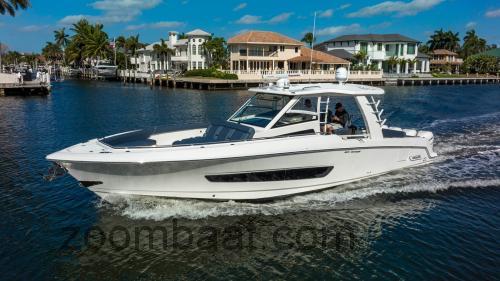 Boston Whaler Outrage 42 Spesifikasjoner og anmeldelser